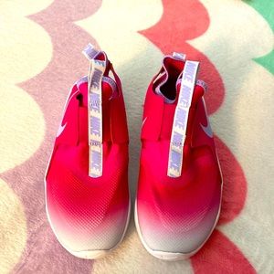 Nike Flex Runner hot pink girl’s sneakers sz 5